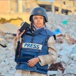 EN HOMMAGE A CES HOMMES ET FEMMES QUI ONT POUR OBJECTIF DE SAISIR LES RÉALITÉS EN FACE