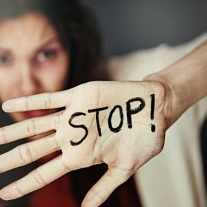 DE CES VIOLENCES SEXUELLES À RÉPÉTITION QUI RUINENT LES RAPPORTS HUMAINS